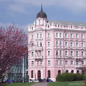 Opera Otel